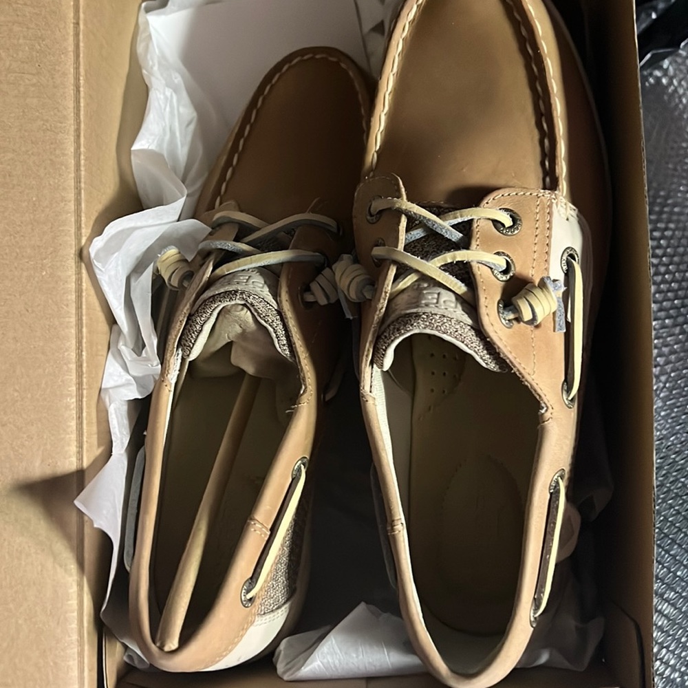 Brand new woman Sperrys